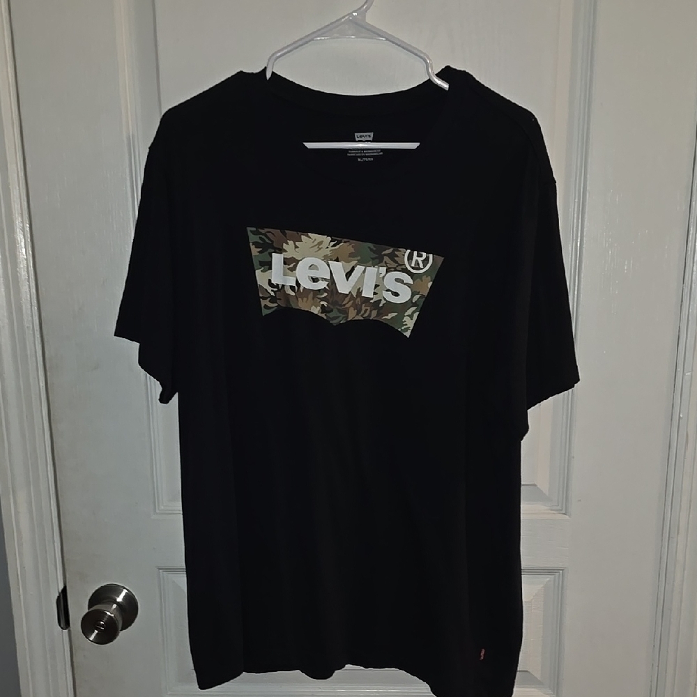 Levi's Men's XL Black and Green Short Sleeve Tee
